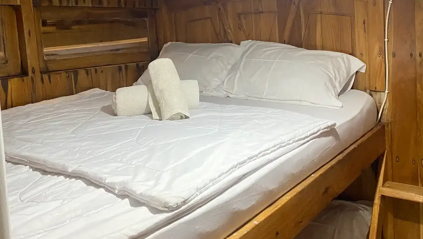 Diara La Oceano Sharing Room | Diara La Oceano Boat Charter Phinisi | boatkomodotrip