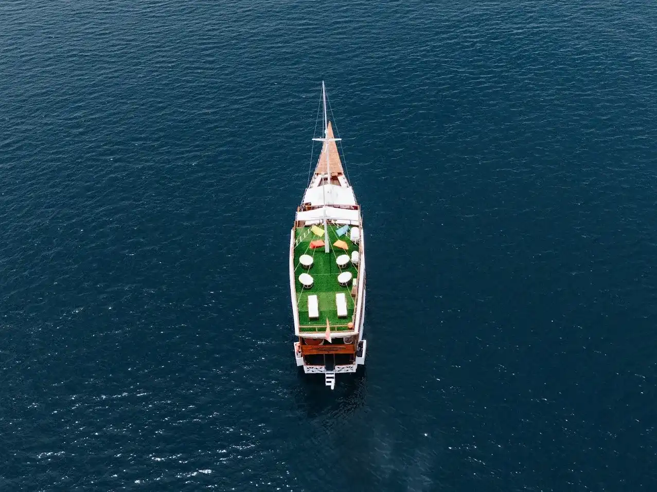 Magika Phinisi Liveabord | Exterior Magika Phinisi | Boat Komodo Trip