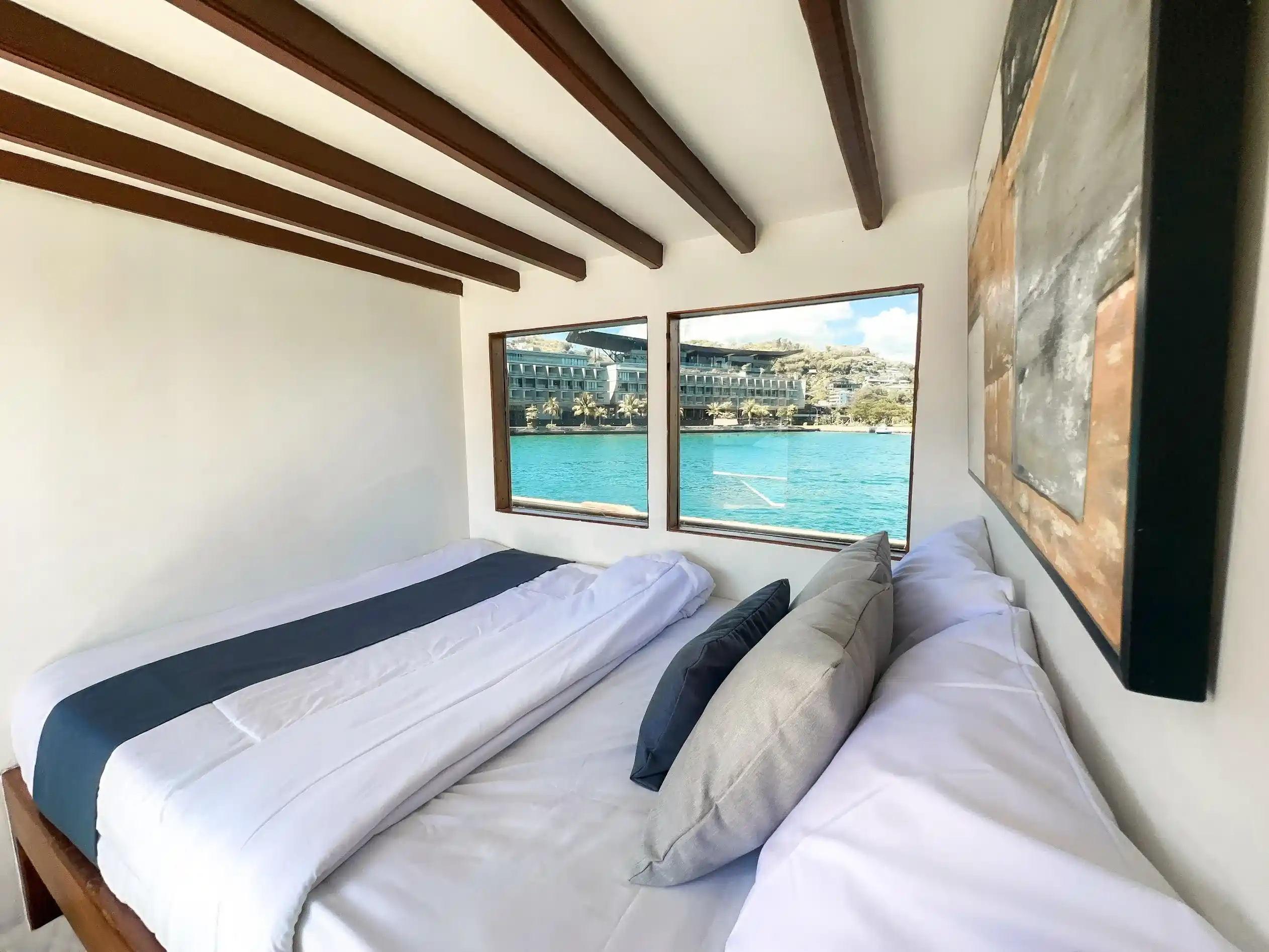 North Blue Boat Charter | North Blue Master Cabin | boatkomodotrip