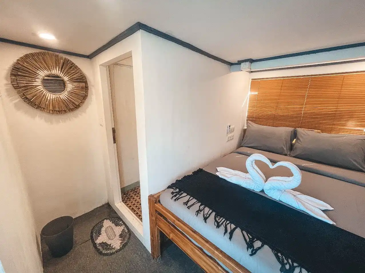 VIP II Cabin | Boat for Sale | BoatKomodoTrip