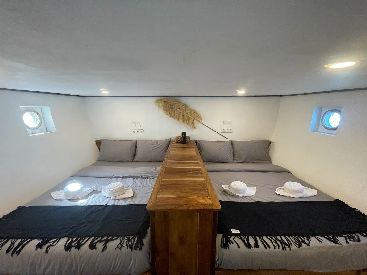 VIP II Cabin | Boat for Sale | BoatKomodoTrip