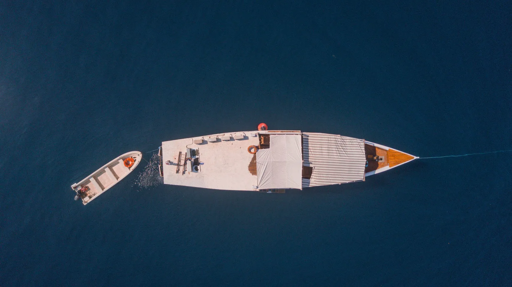 VIP II Exterior | Boat for Sale | BoatKomodoTrip