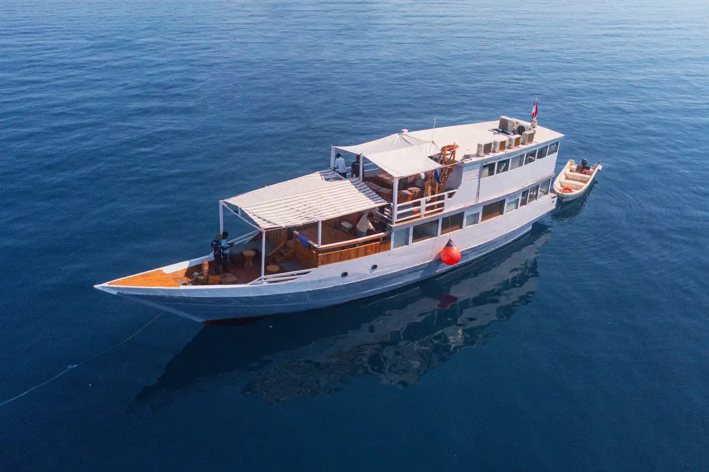 VIP II Exterior | Boat for Sale | BoatKomodoTrip