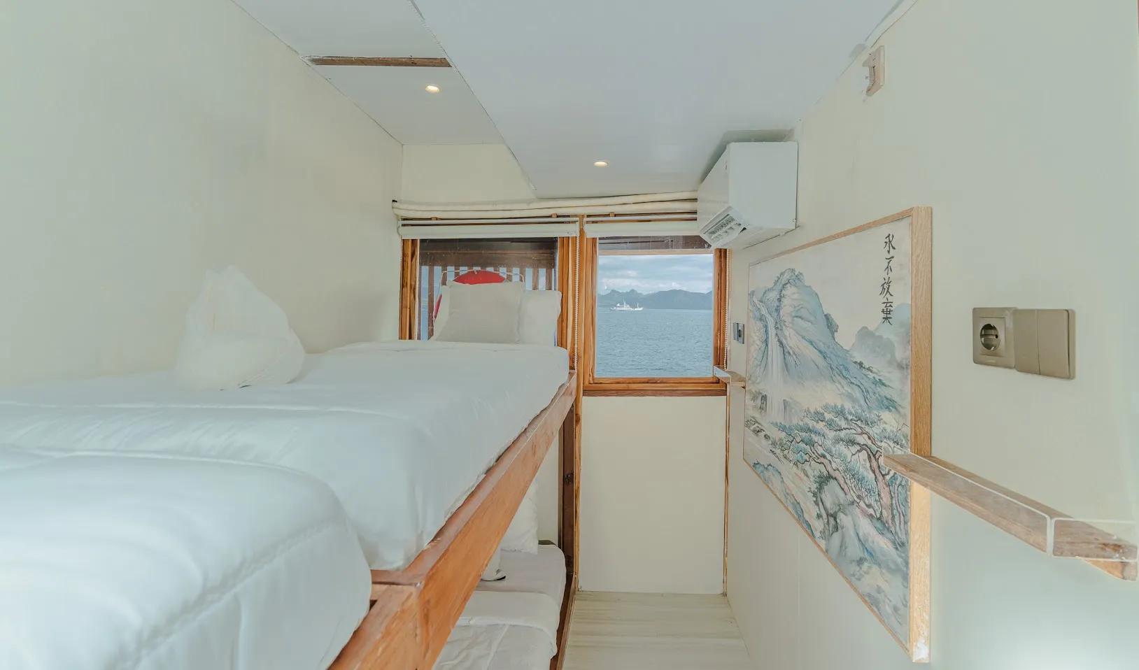 Sora Phinisi Boat Charter | Sharing Cabin 4 View Sora Phinisi | Boat Komodo Trip