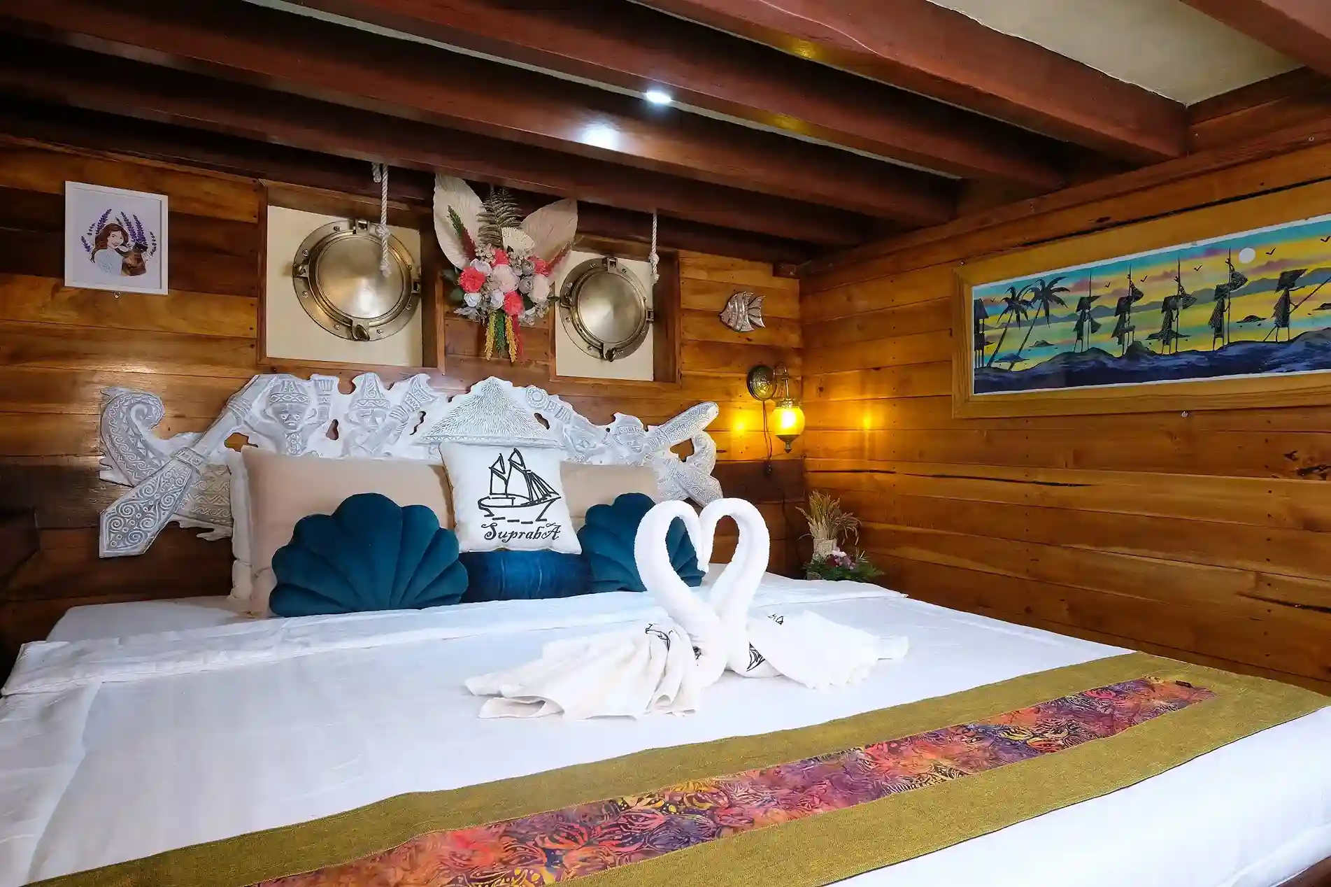 Supraba Cruise Phinisi Boat Charter | Master Cabin Wisnu | Komodo Tour | Boat Komodo Trip