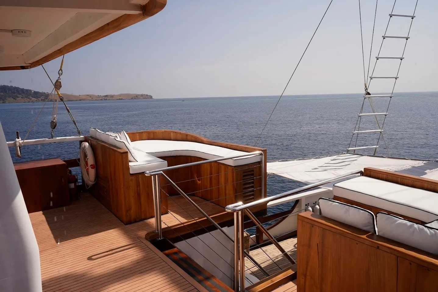 Common Area Kayra Phinisi | Kayra Phinisi Boat Charter | Boat Komodo Trip