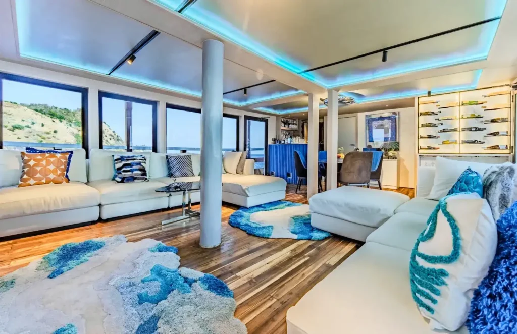 Living Room Kayra Phinisi | Kayra Phinisi Boat Charter | Boat Komodo Trip