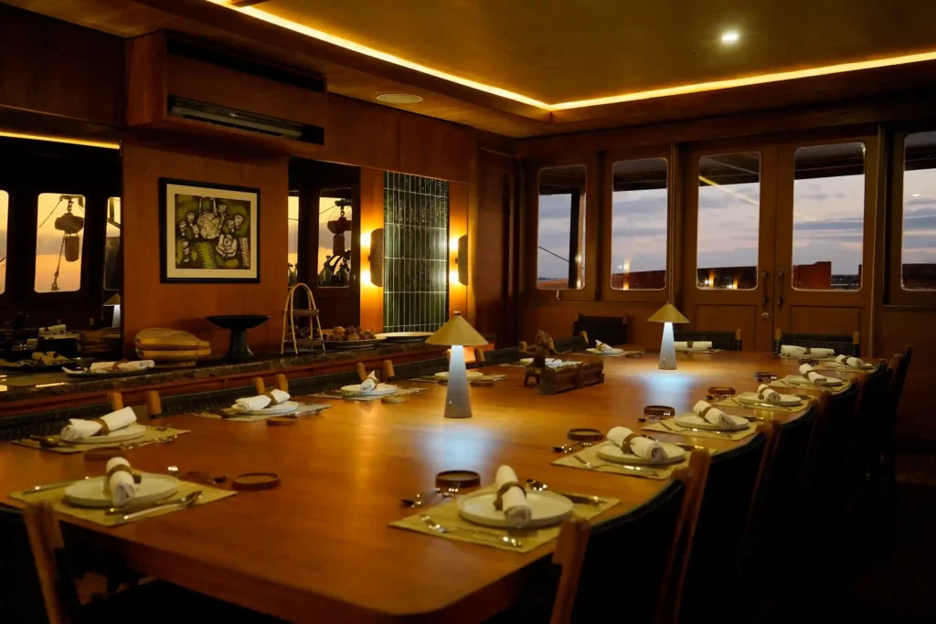 Sanctuary Phinisi Liveaboard Boat Charter | Sanctuary Dining Area | Komodo Tour | Raja Ampat Tour | Boat Komodo Trip