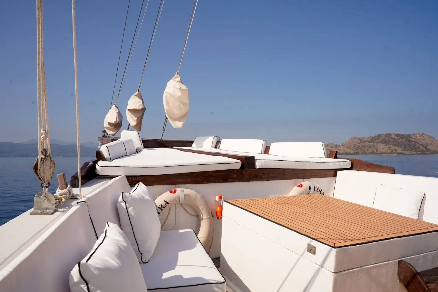 Sundeck Area Kayra Phinisi | Kayra Phinisi Boat Charter | Boat Komodo Trip