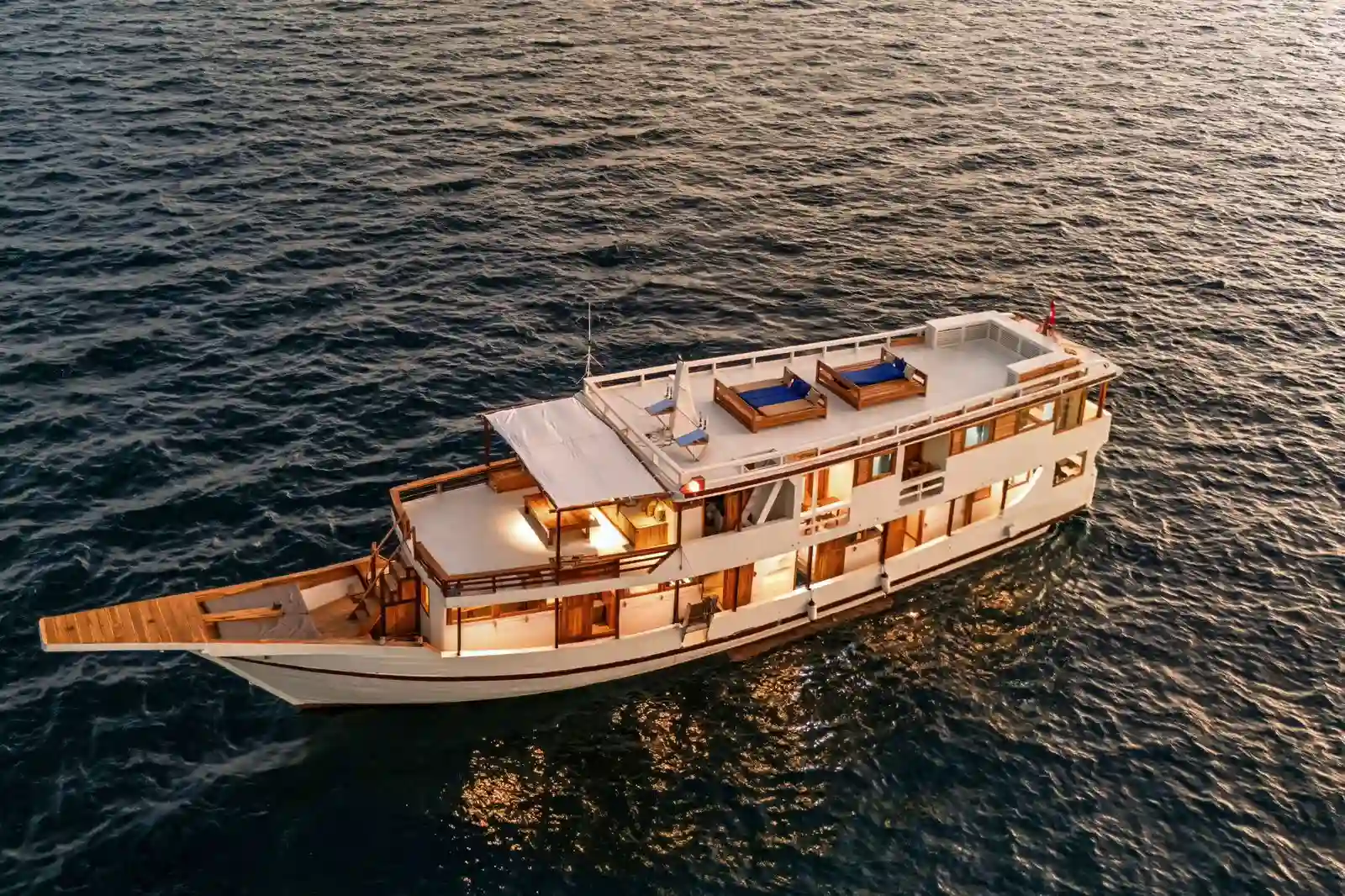 Ayvara Cruise | Komodo National Park | Boat Komodo Trip