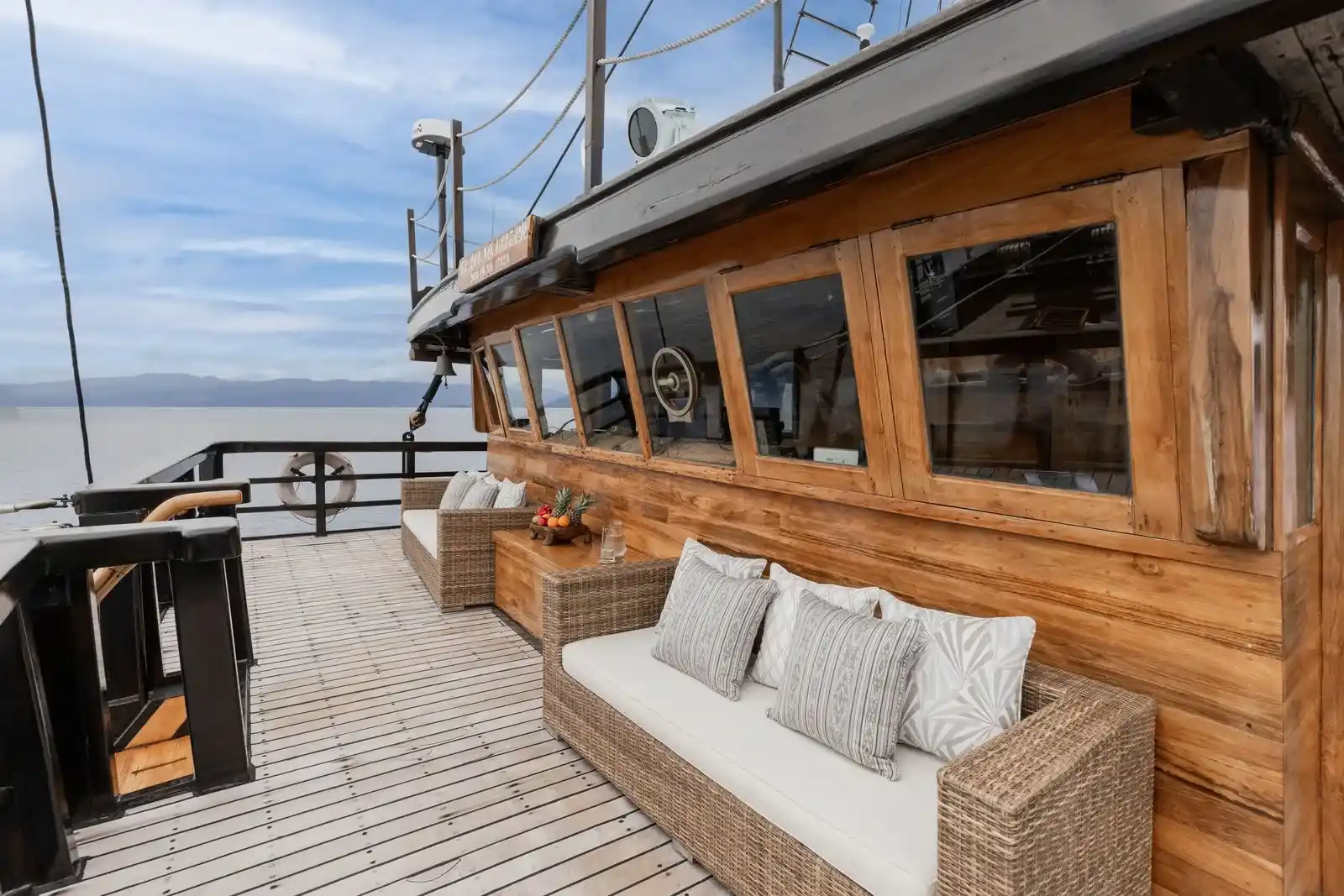 El Aleph Yacht Phinisi Boat Charter | Navigation Deck El Aleph | Boat Komodo Trip