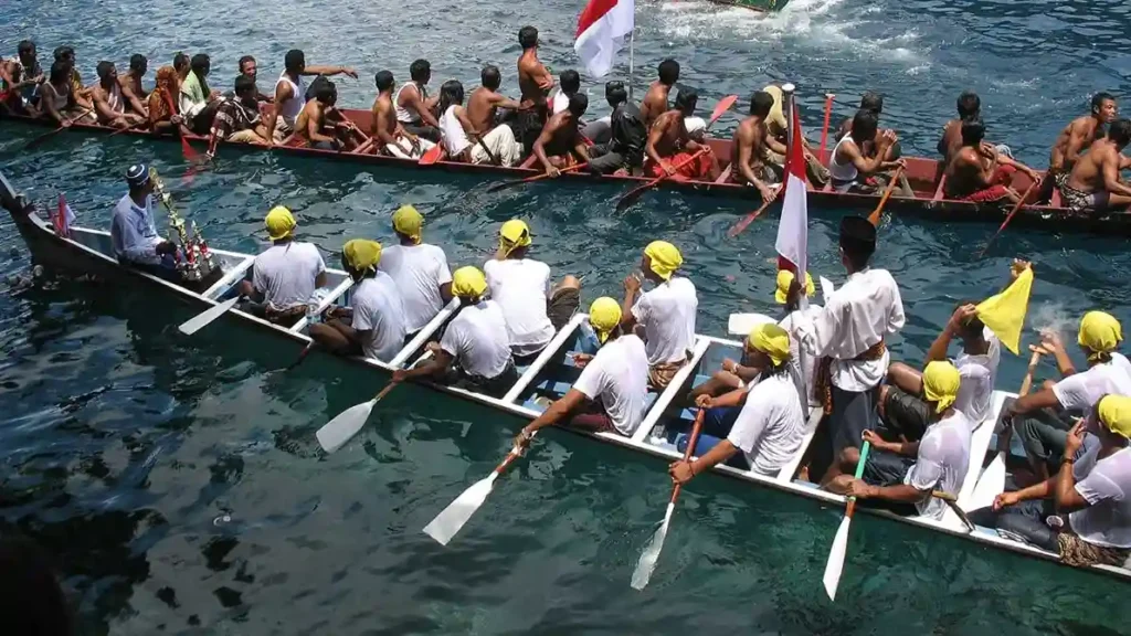 Kora-Kora | Indonesia Boat | (Source: mcpr.komitmen.org)