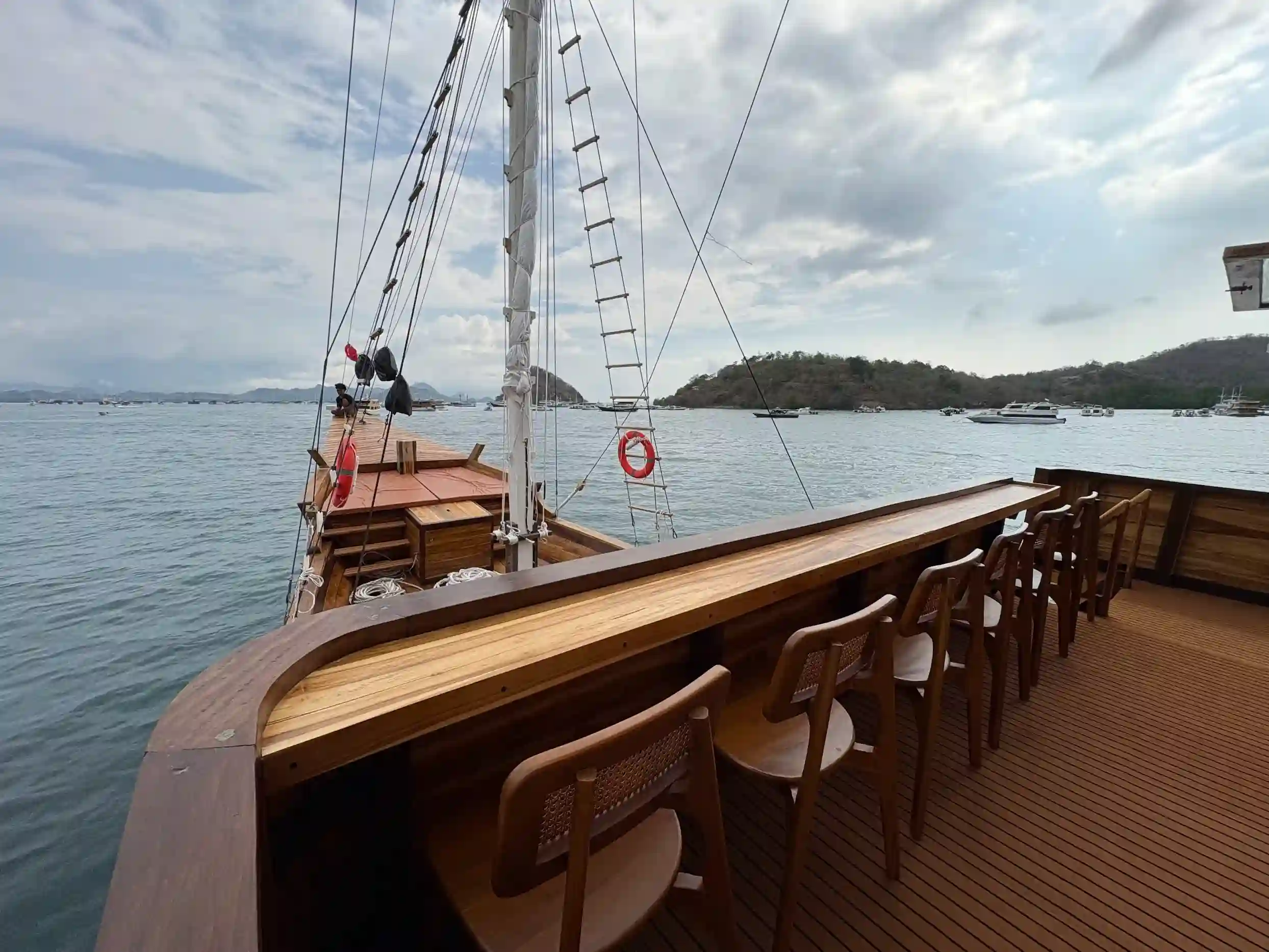 Sundari Voyage Phinisi Boat Charter Outdoor Chill Area - Sundari Phinisi | Boat Komodo Trip