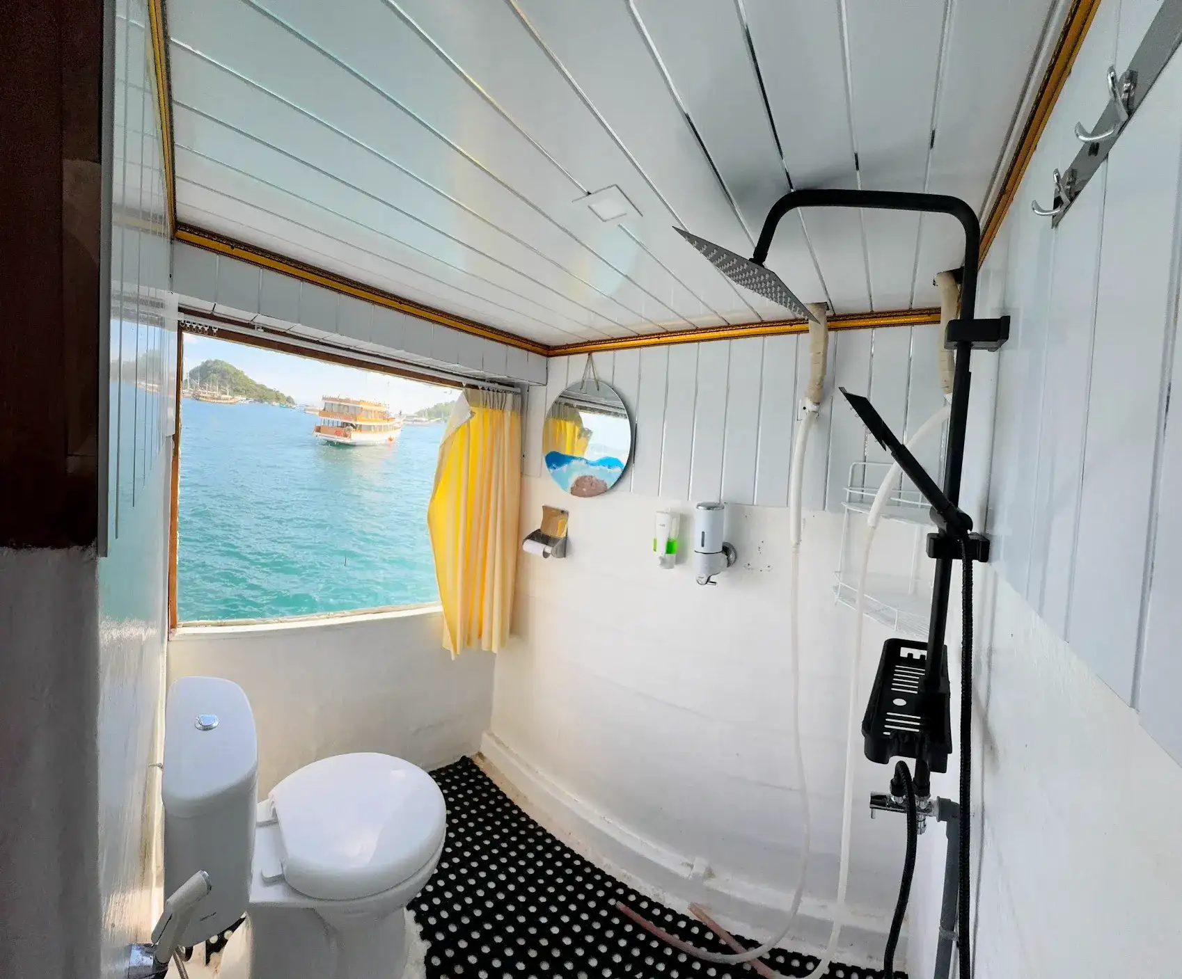 Sumbawa Cabin Bathroom - Princes Nabila Phinisi | Boat Komodo Trip
