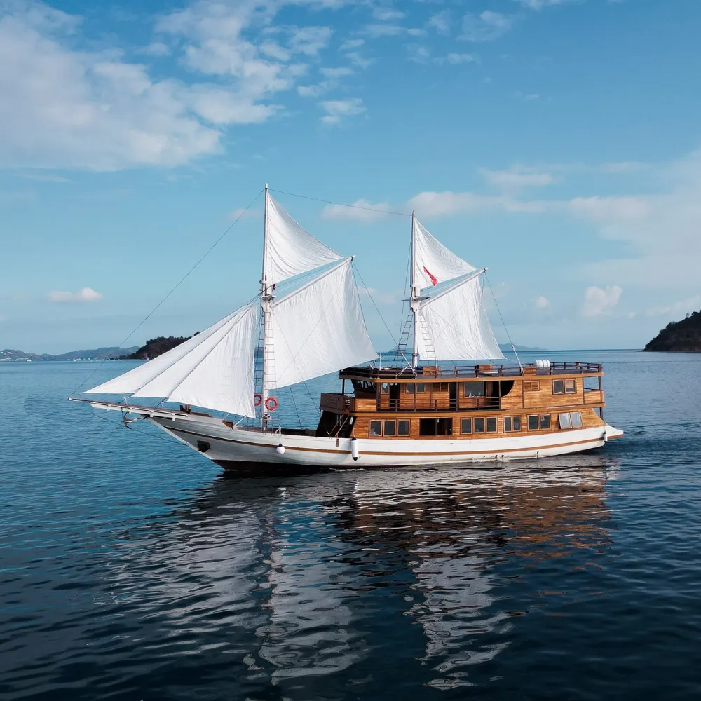 Sundari Voyages Phinisi Boat Charter