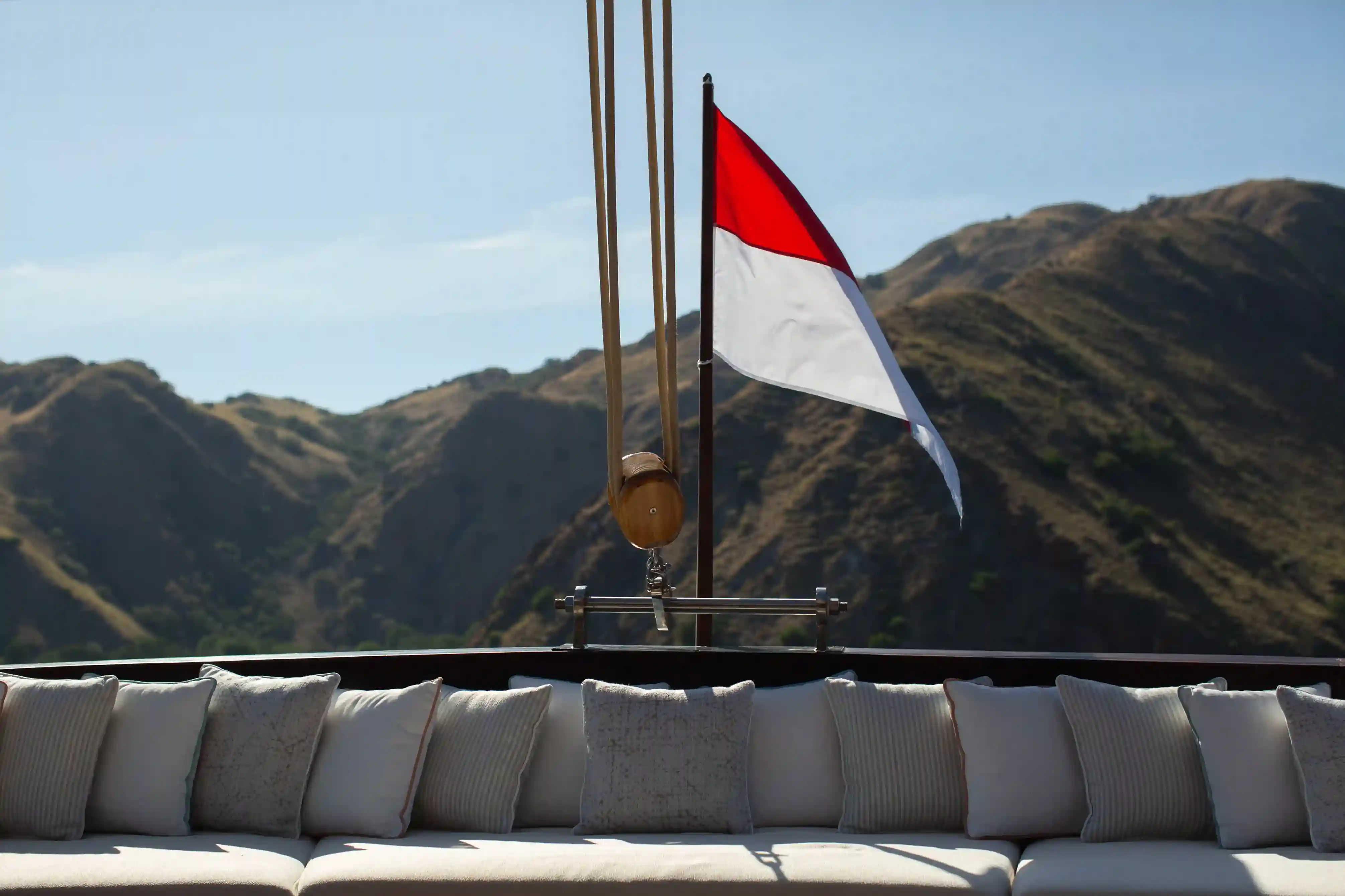 Vela Phinisi Boat Charter | Outdoor Chill Area | Boat Komodo Trip