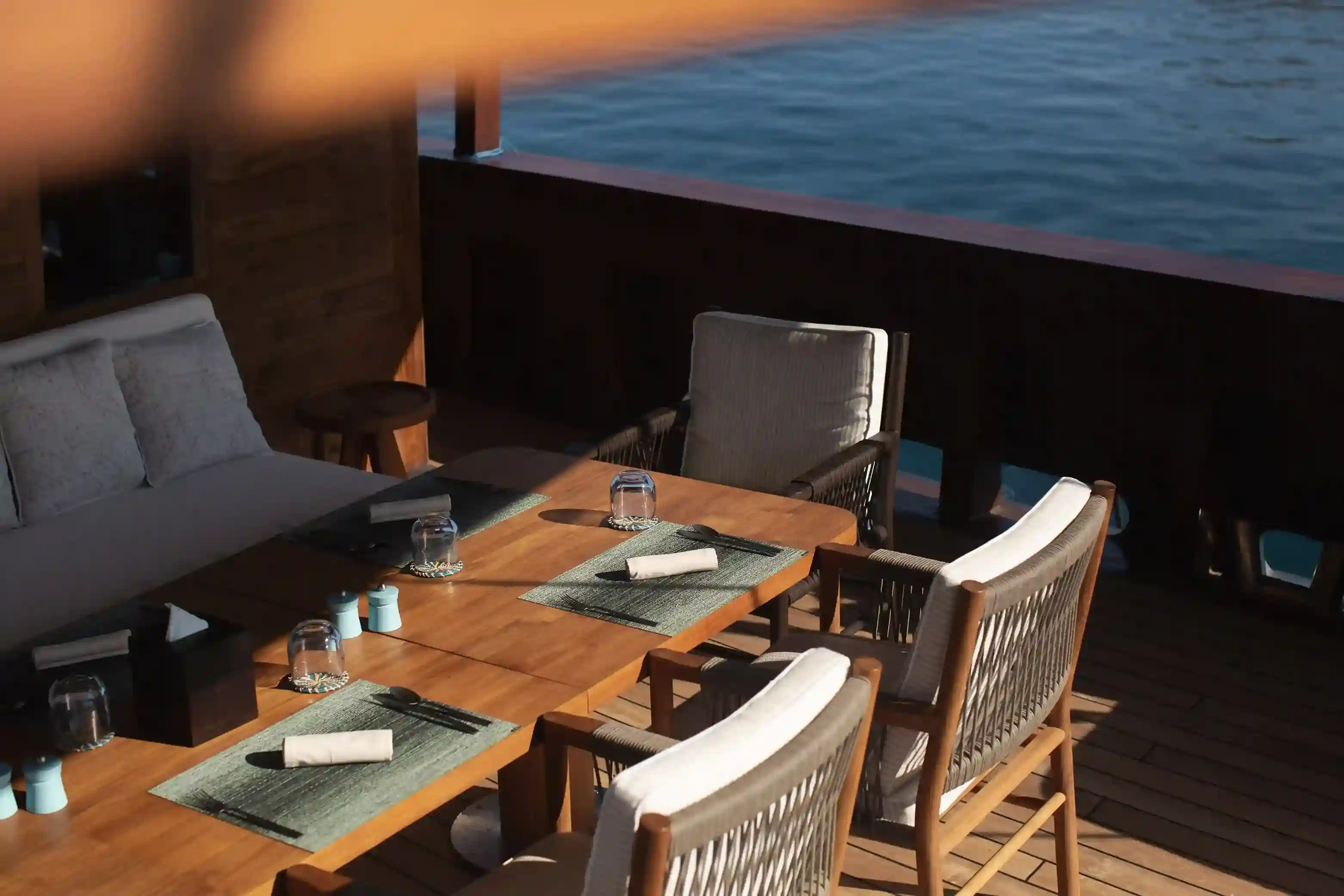 Outdoor Dining Area | Vela Phinisi Boat Charter | Boat Komodo Trip