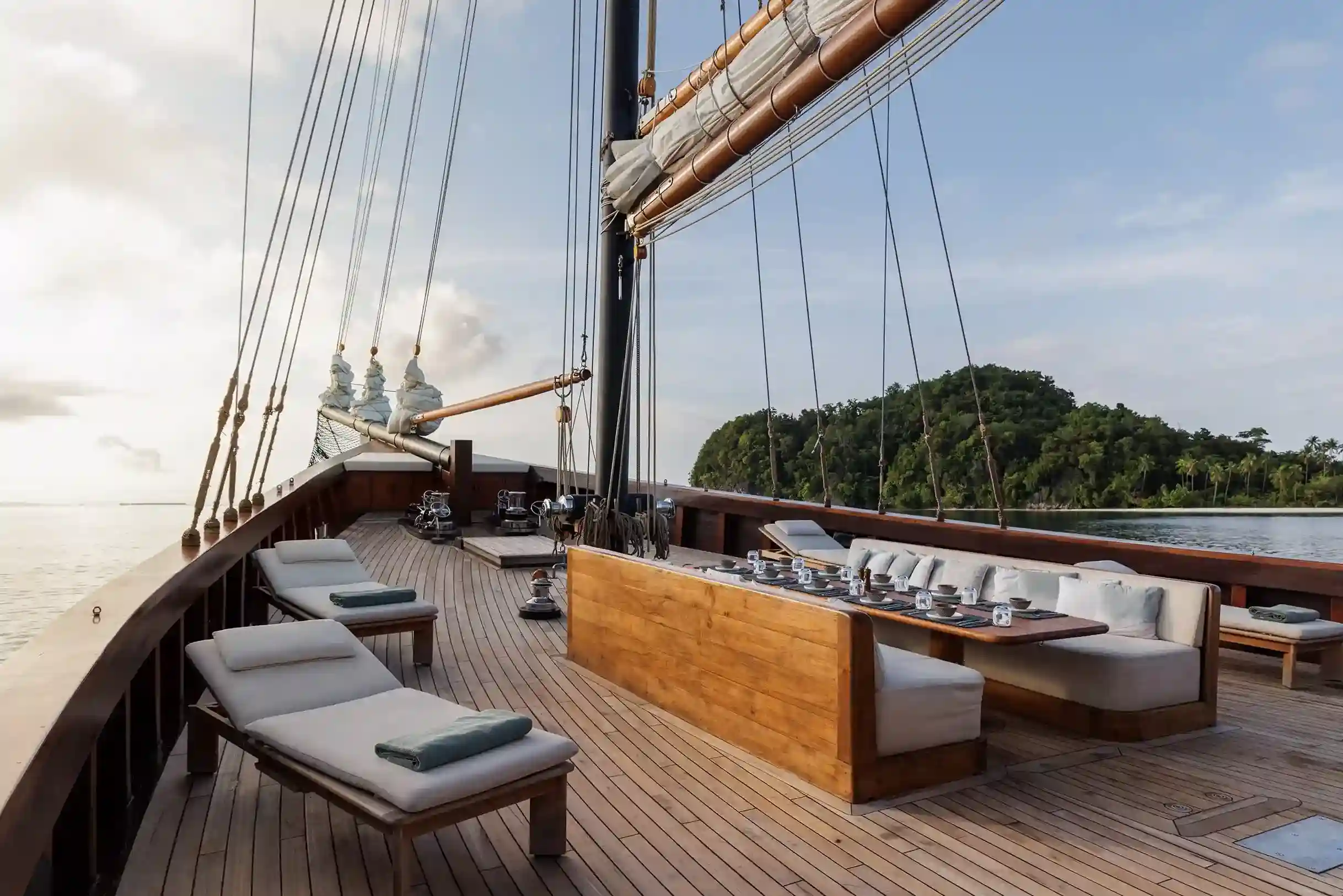 Outdoor Dining Area | Vela Phinisi Boat Charter | Boat Komodo Trip