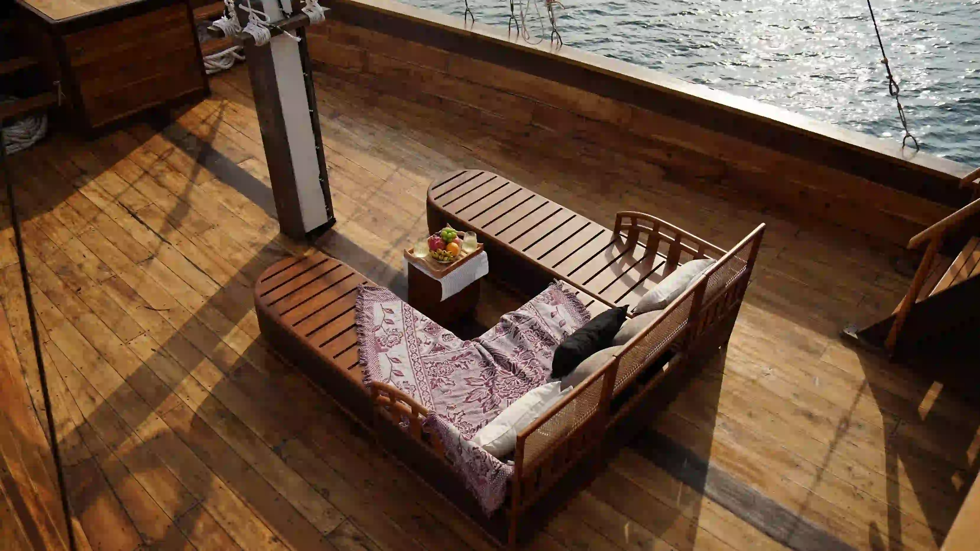 Sundari Voyage Phinisi Boat Charter Sundeck Area - Sundari Phinisi | Boat Komodo Trip