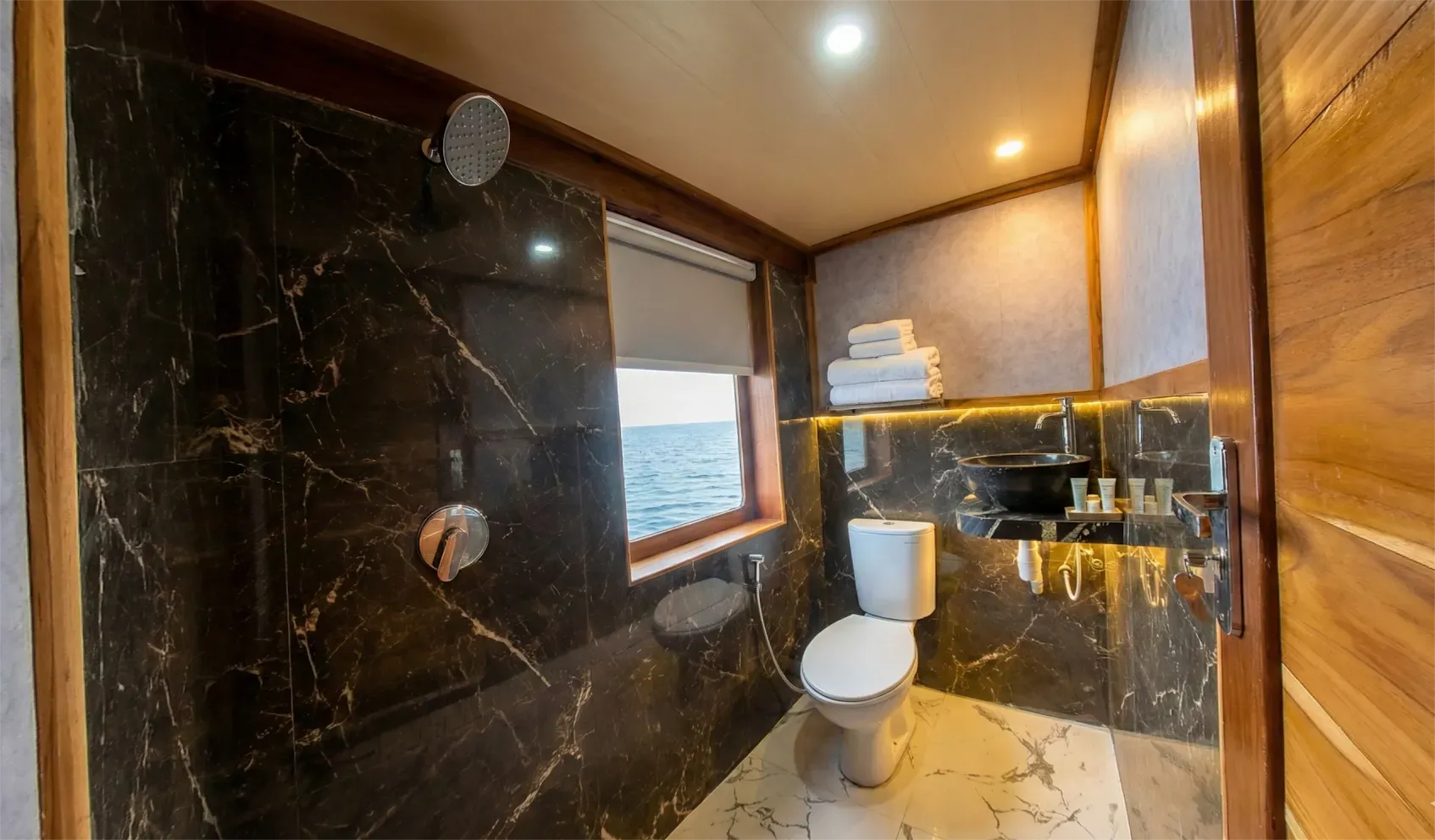 Suite Cabin 2 Bathroom Naturalia Cruise Phinisi Boat Charter | Komodo Tour | Boat Komodo Trip