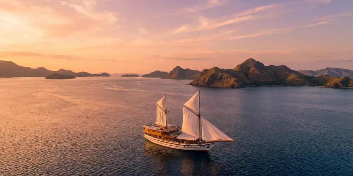 Sailing in Komodo Island with Boat Komodo Trip | Your Luxury Partner