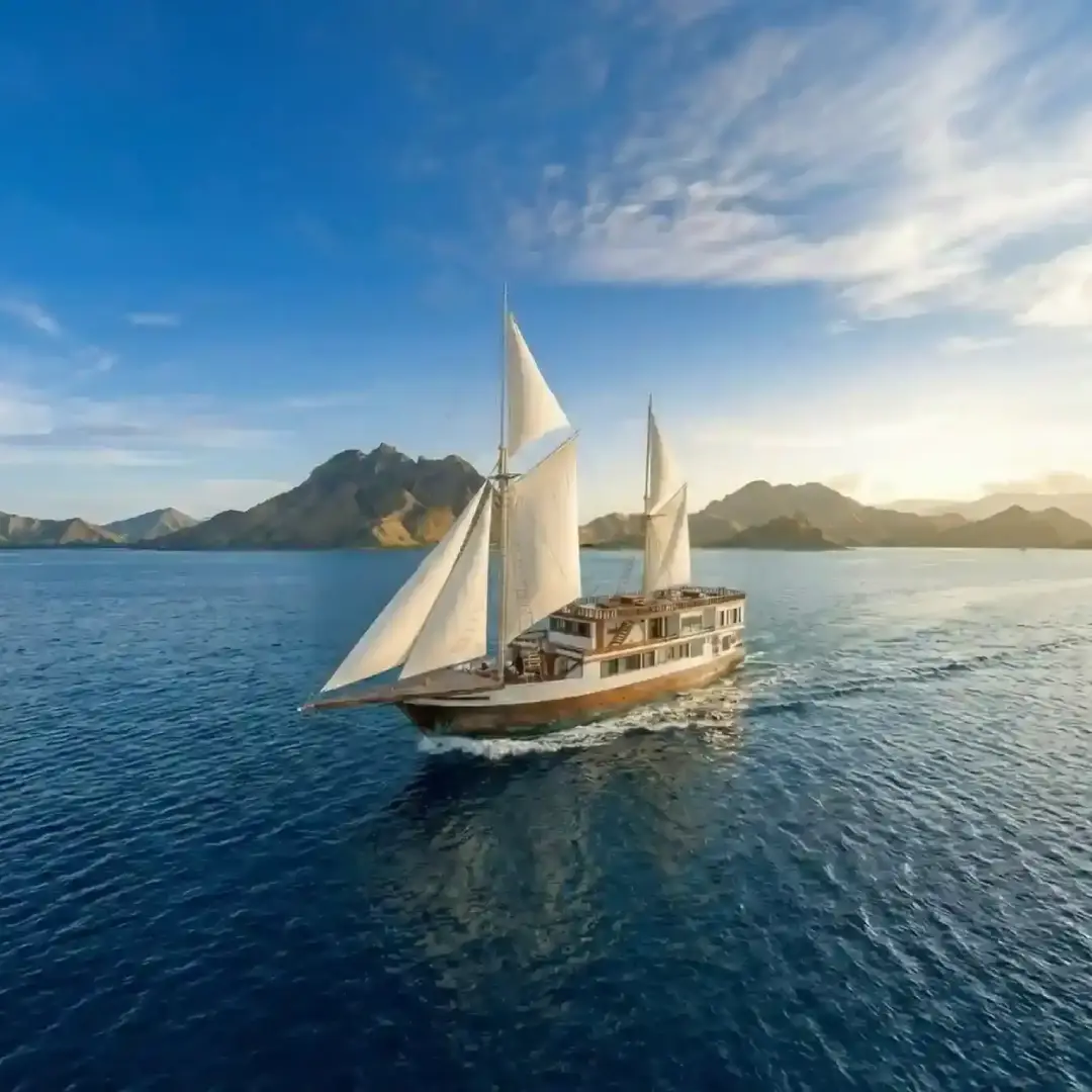Blessing Liveaboard Phinisi: A 30-Metre Komodo Charter for Twenty