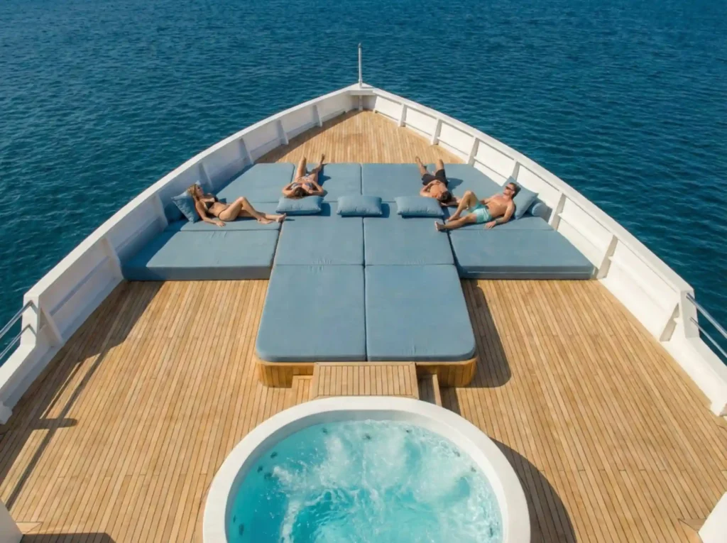 Signature Liveaboard | Boat Komodo Trip