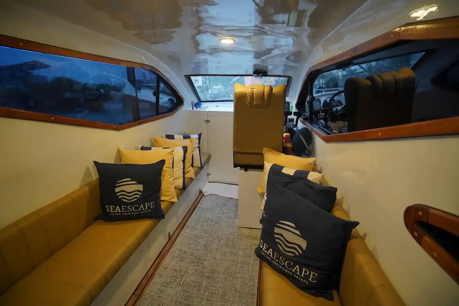 Sea Escape Aero Speeboat Charter Interior | Boat Komodo Trip