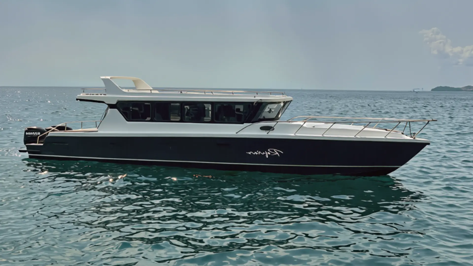 Refviero Speedboat Exterior | Boat Komodo Trip