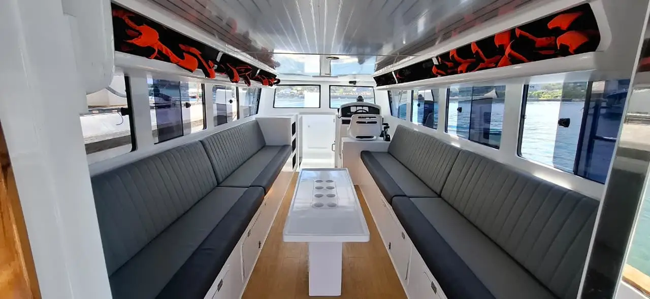 Refviero Speedboat Indoor Area | Boat Komodo Trip